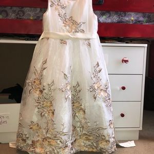 Kids size twelve dress